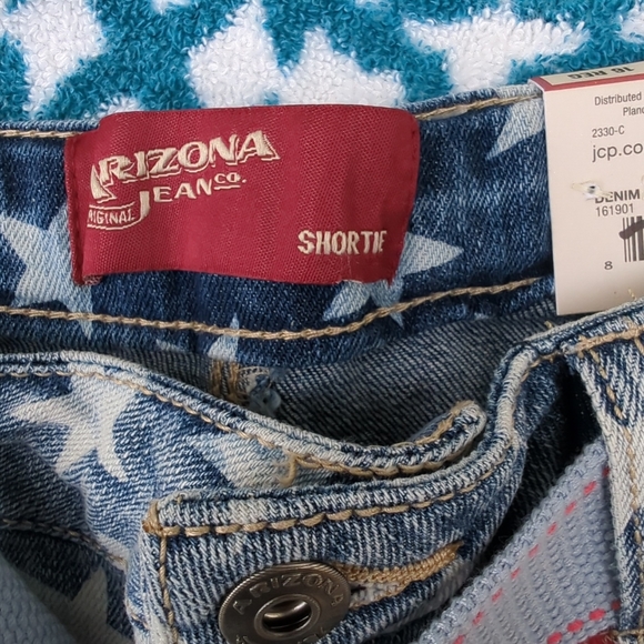 🇺🇲Arizona 💥SALE💥NWT Jean Shorts Size 16R (28x3) USA Flag Design Raw Hem - Picture 5 of 10